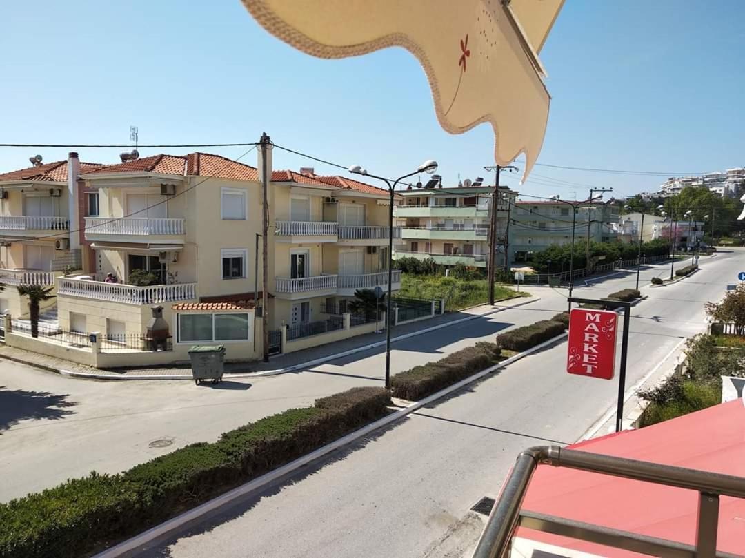 Myrsini'S Sea View Apartment Néa Péramos Екстериор снимка